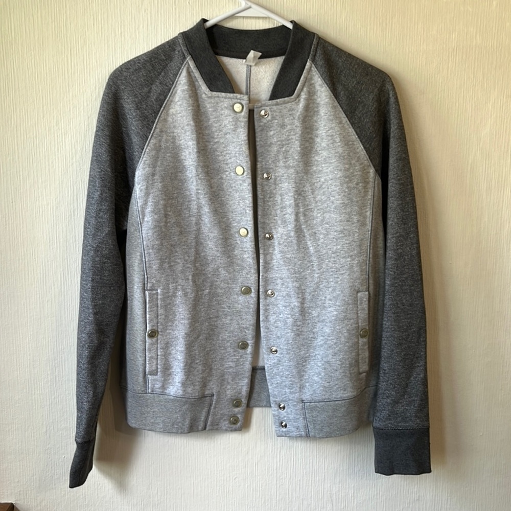 Women’s Under Armor light jacket.